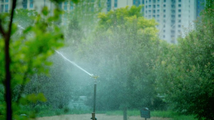 绿色城市环保浇水自动灌溉公园绿化洁净城市