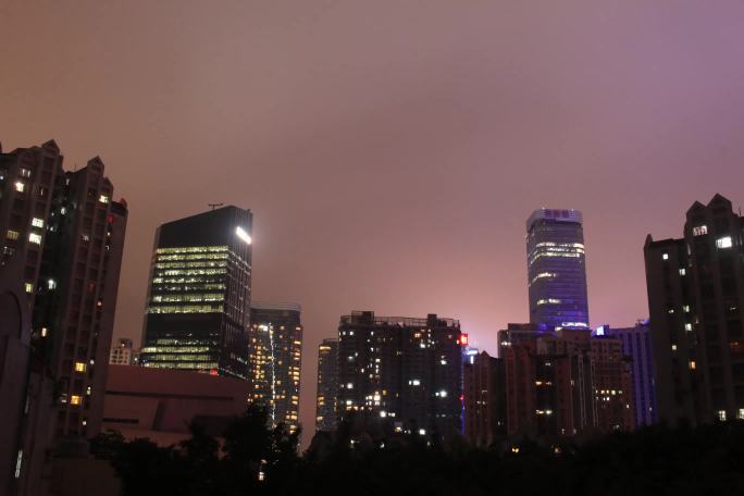 广州夏天龙舟雨延时拍摄繁华天河夜晚灯火