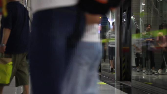 （原创）4K青岛地铁人流2号线2019