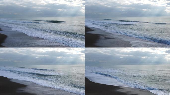 海边浪花沙滩