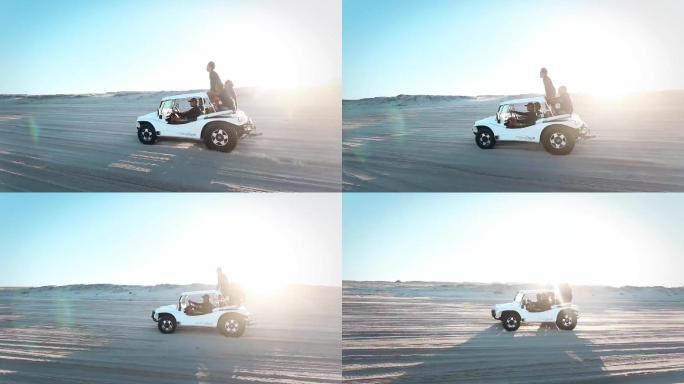 沙滩车在沙漠中行驶