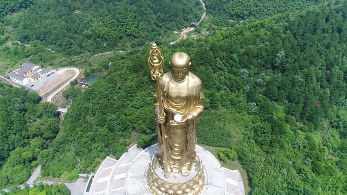 九华山地藏王菩萨全貌