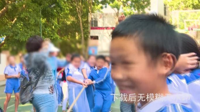 学生激烈的拔河运动会