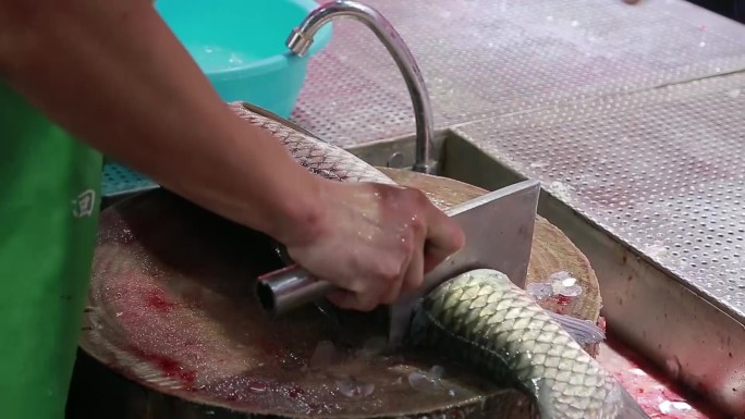 鱼鲩鱼鱼档卖鱼原创视频