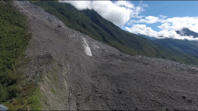 地震山体滑坡