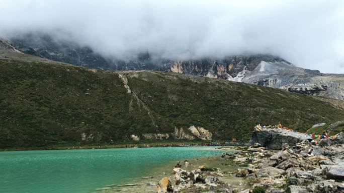 4K高山湖水云雾延时