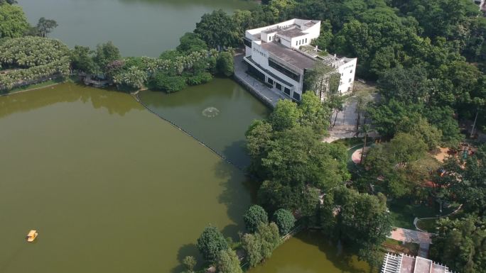 逸仙湖公园湖景航拍侧拍