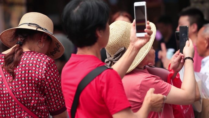 重庆磁器口游客拍照景区旅游、可商用