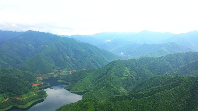 航拍山水库大山大好山河