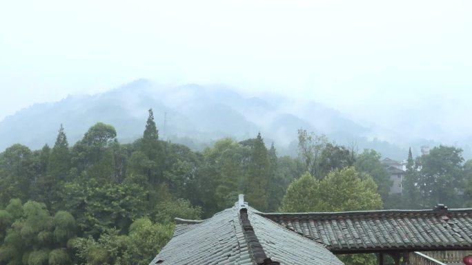 柳江古镇烟雨朦胧延时画面