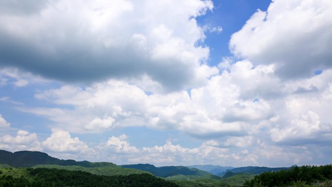 原创【可商用】4K老寨森林蓝天白云35秒