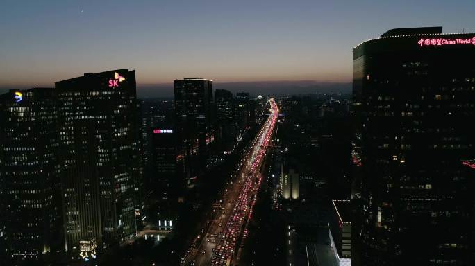 航拍北京地标国贸商城SK大厦夜景带车流