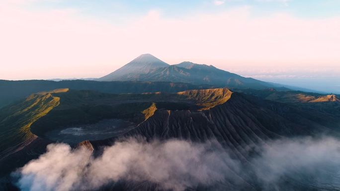 布罗莫火山