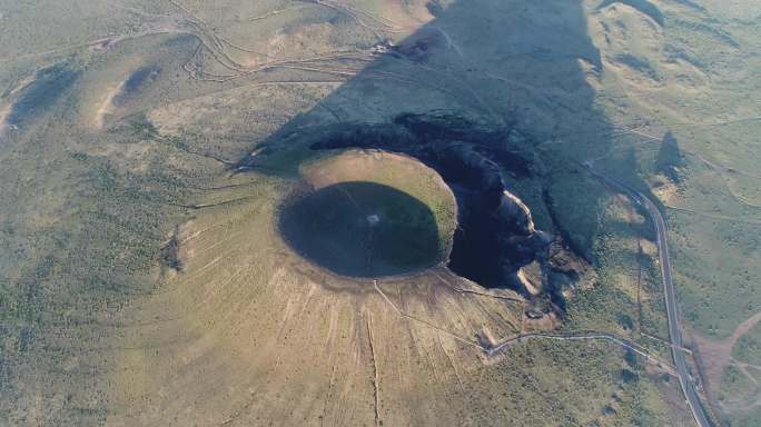 4k航拍察哈尔火山群、死火山、地质火山