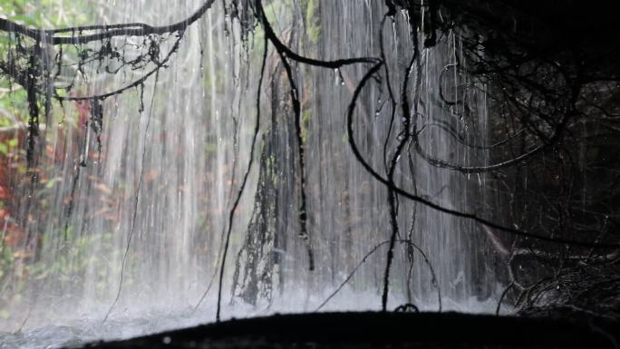 瀑布流水