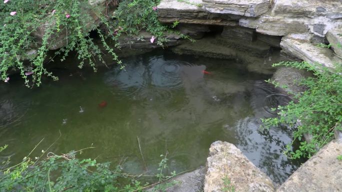 庭院假山流水喷泉鱼池