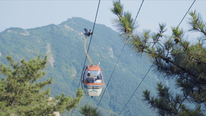 4K索道缆车观光缆车大山深山里的索道