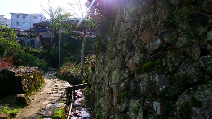 宁静山村小村庄村庄小石路石板路