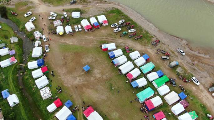 自驾游团建营地蒙古包