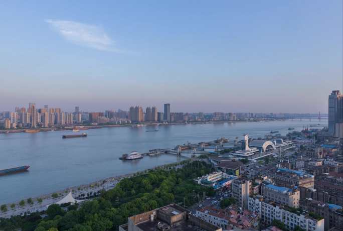 延时长江江面船
