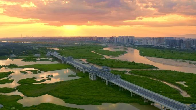 西安浐灞湿地灞河大桥夕阳航拍