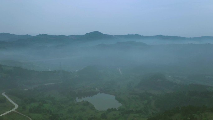 天府绿道成都绿道雨雾龙泉山航拍