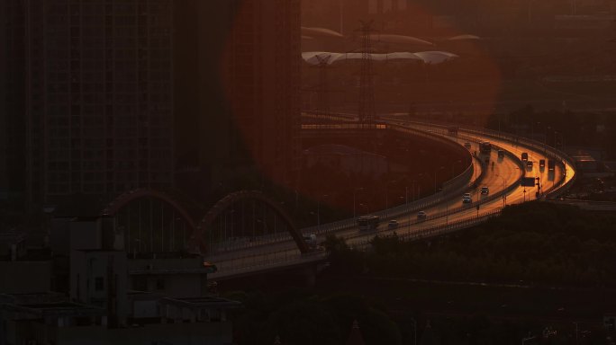 4K城市清晨的桥梁车流【2倍速】