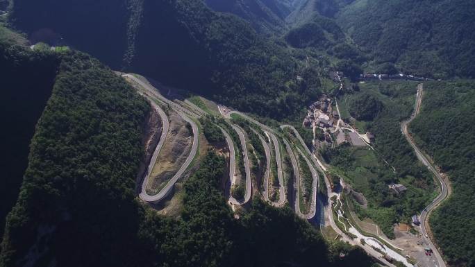 达州巴山大峡谷十八弯