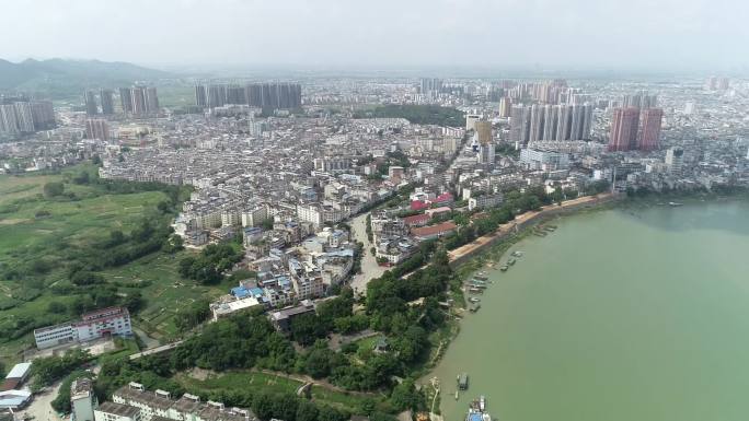 河道河边县城城区航拍