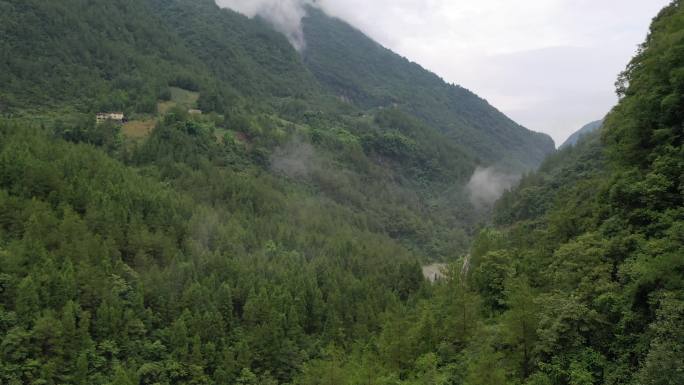 四川达州宣汉县巴山大峡谷雨天云雾航拍