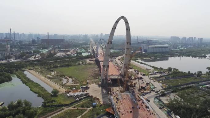 航拍北京建设中的新首钢大桥