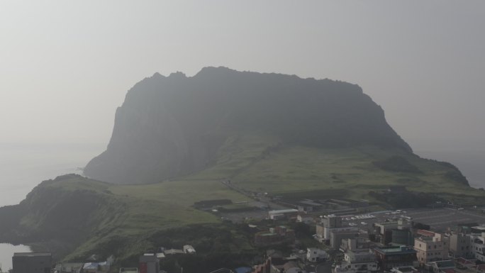 4K-log-海边的火山口山峰