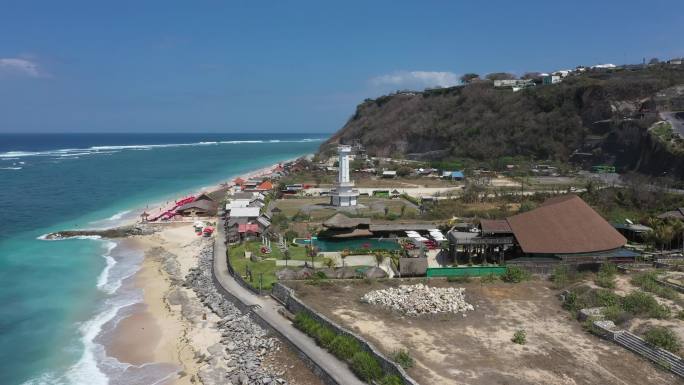 航拍优美海浪岛屿沙滩休闲旅游度假岛上建筑