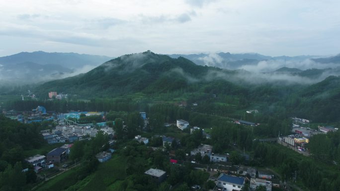 航拍清晨山间云雾云海村庄河南鲁山4K