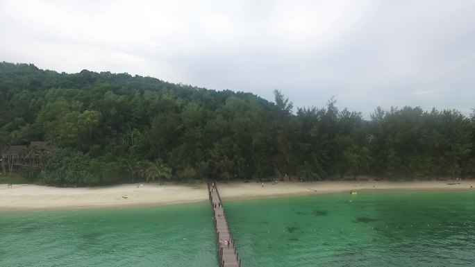 航拍海滨城市马来西亚亚庇1080p