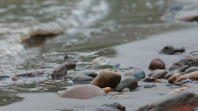 水花浪花水流生态自然江边沙滩、可商用