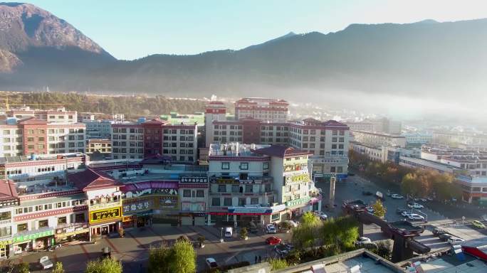 西藏林芝城市风光晨景4K航拍素材