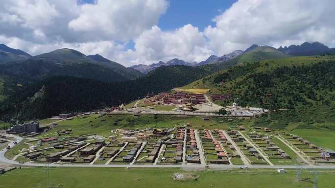 援建山区村落寺庙法王徒弟修道