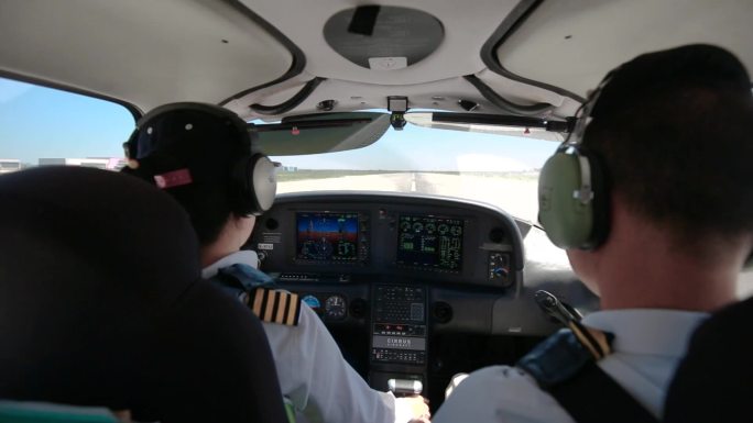 超清自驾螺旋桨飞机驾驶室视频素材