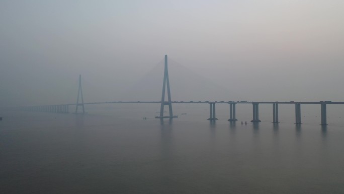 4K原素材-航拍苏通长江大桥清晨