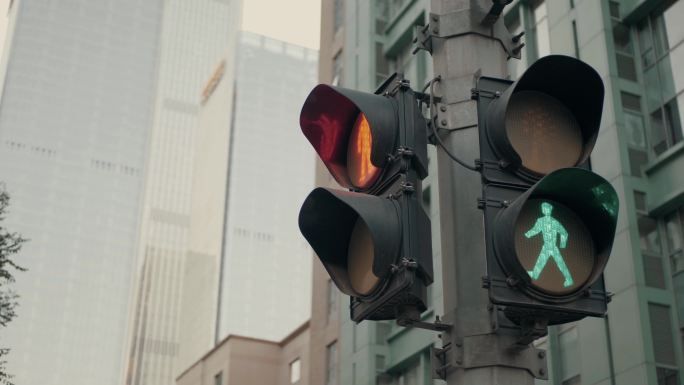 【原创】4k高清实拍素材街头红绿灯
