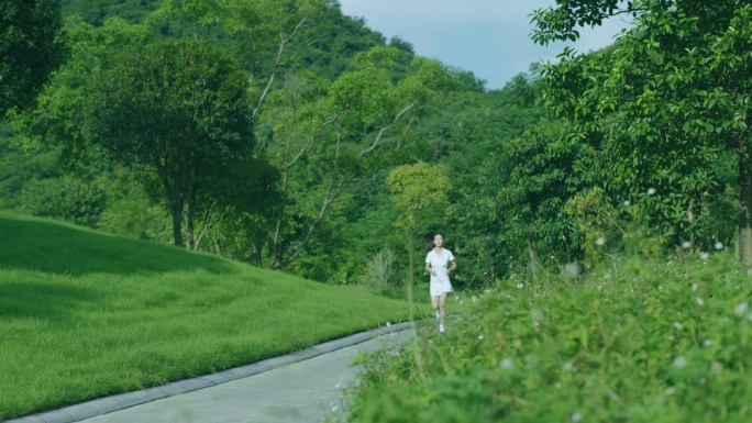 美女晨练跑步4K视频