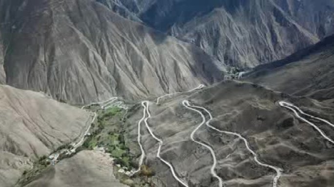 航拍西藏左贡县318川藏线上的72道拐预