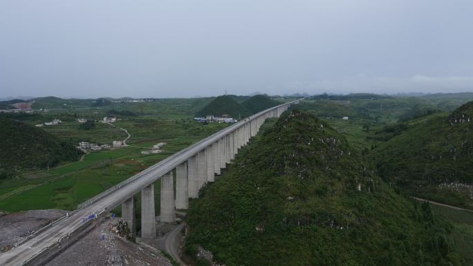 山间铁路大桥建设高清航拍