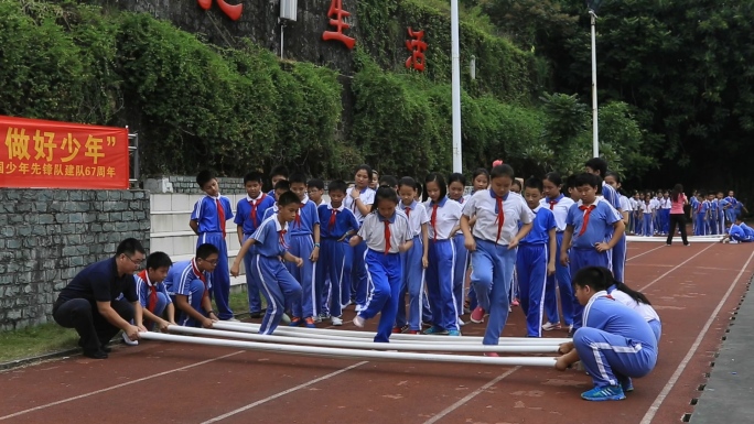 小学体育课学生各种课外活动