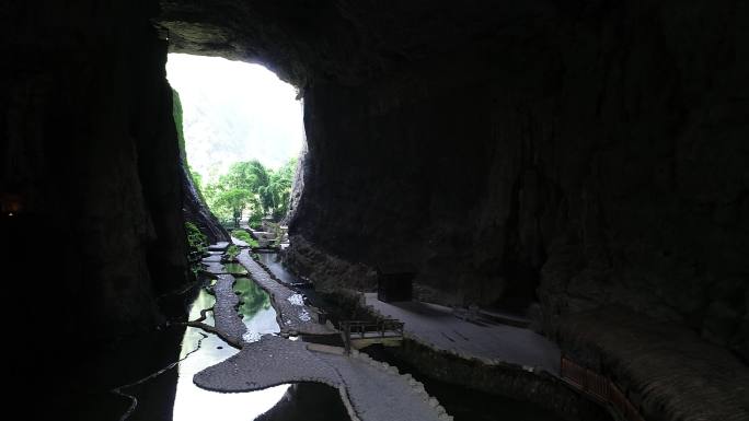 酉阳桃花源洞口