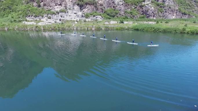 野三坡百里峡儿童桨板航拍水上活动