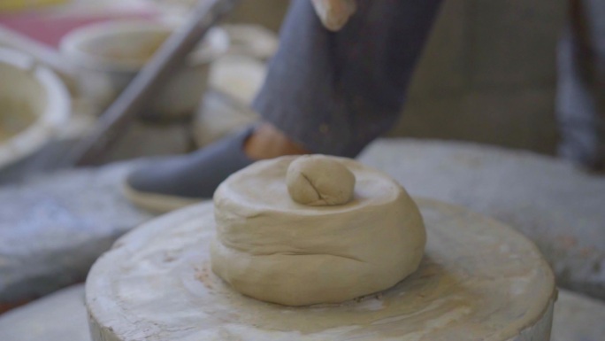 传统古法制陶过程