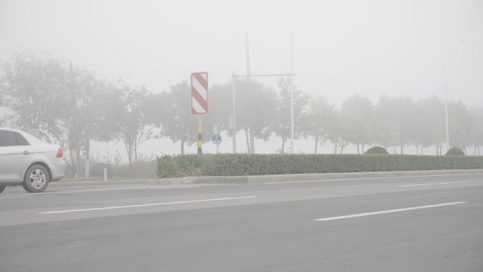 【原创】4K·大雾中来往的车辆