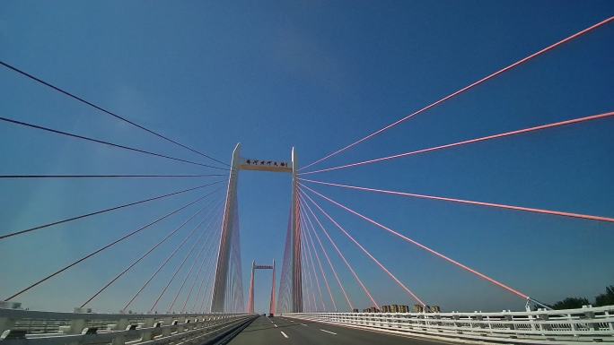 车内拍摄齐河黄河大桥高速行驶公路桥黄河